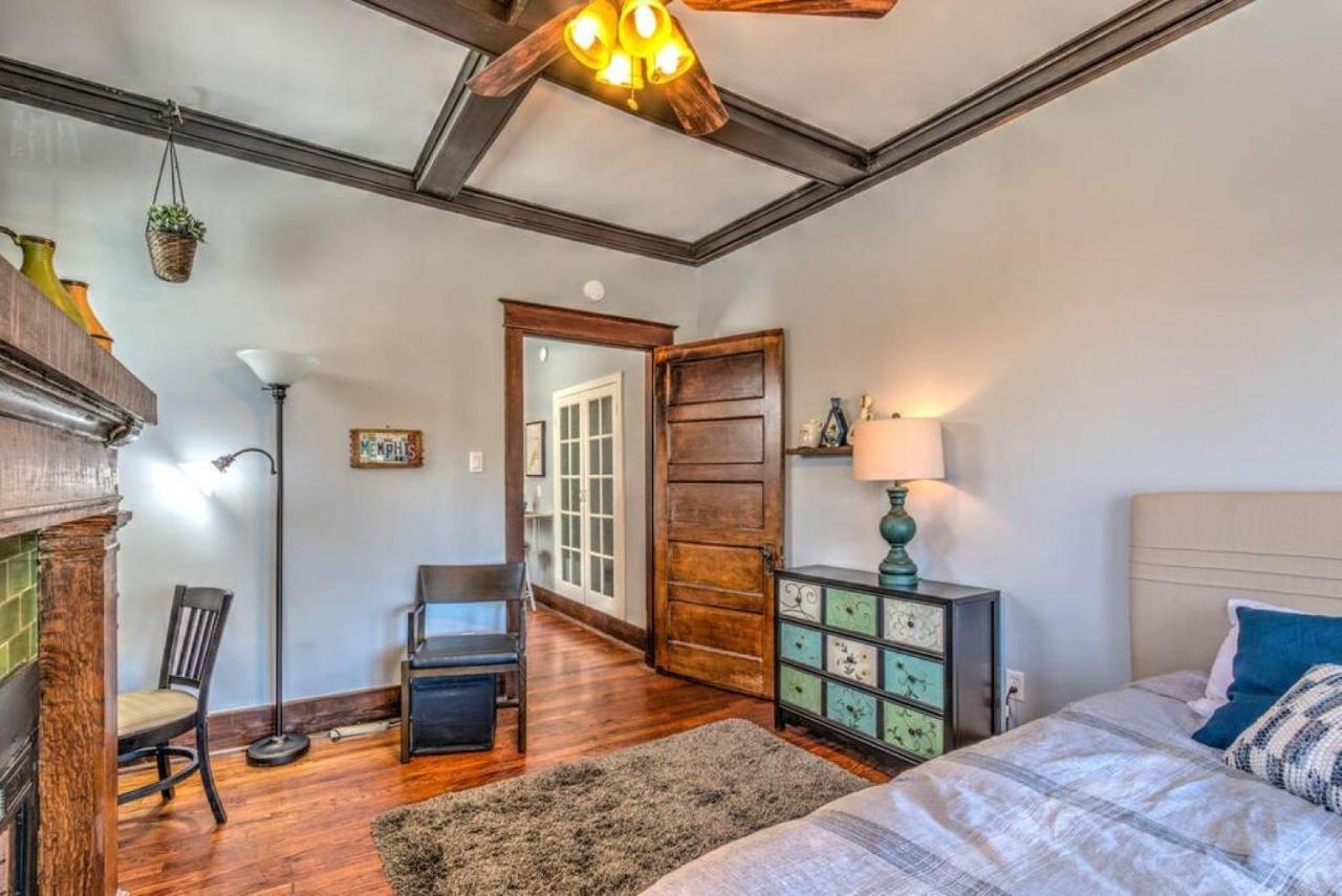 Classic Woodwork And Details In 1912 Colonial Мемфис Екстериор снимка