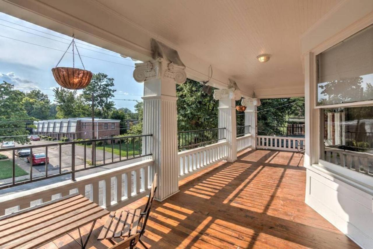 Classic Woodwork And Details In 1912 Colonial Мемфис Екстериор снимка